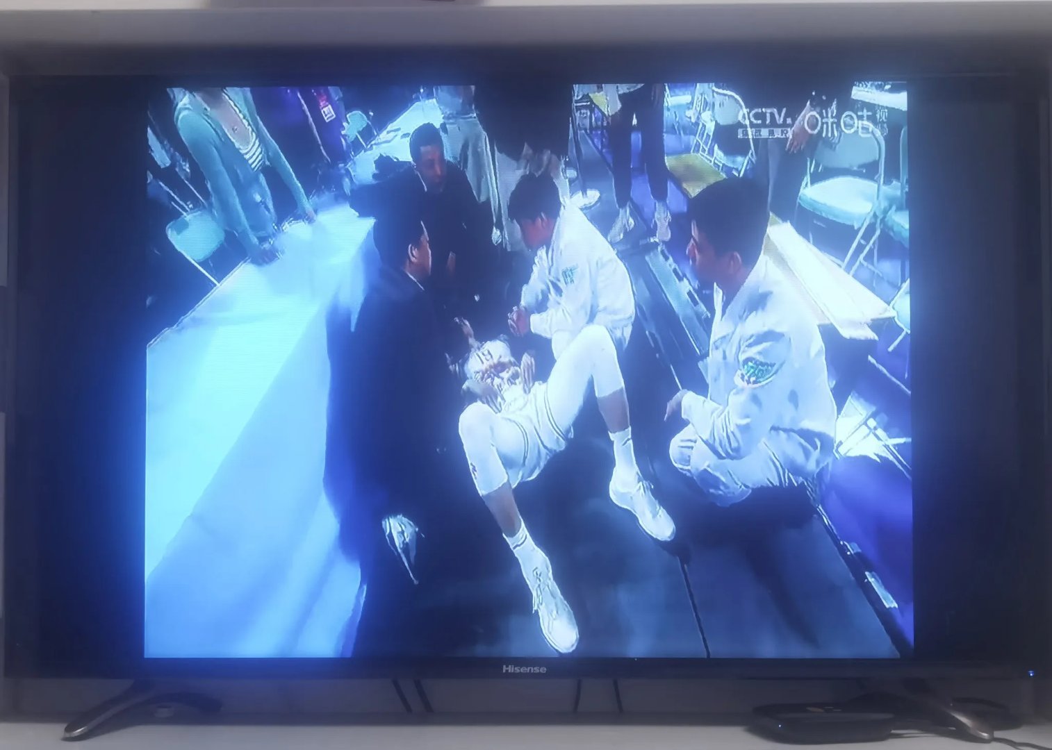 包含比赛局势复杂首场状态出色，澳大利亚队观众沸腾！，Scout重返赛场比赛高潮迭起的词条