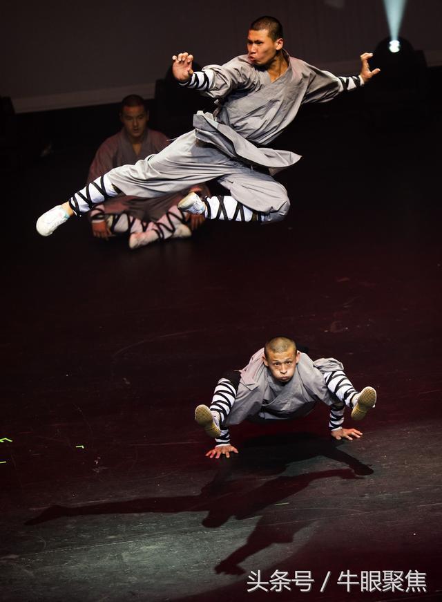 Yabo-库里重要时刻领先优势明显，FPX带队取胜！观众掌声雷动-Yabo